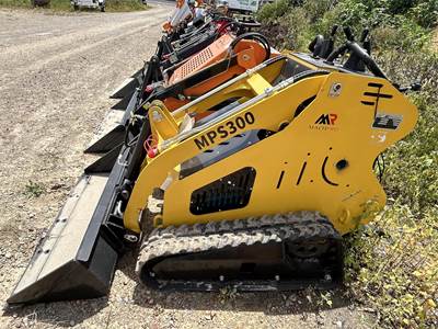 MACHPRO MP-S300 Skid Steer