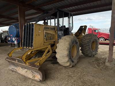 John Deere 540D Skidder