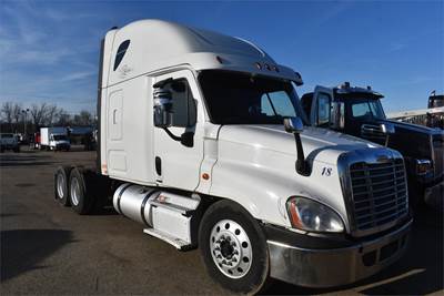 Freightliner Cascadia 125 Sleeper Semi Truck - 73" Raised Roof Sleeper, Detroit 455HP, 10 Speed Manual