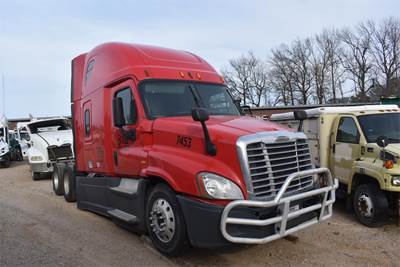 Freightliner Cascadia 125 Sleeper Semi Truck - 73" Raised Roof Sleeper, Detroit 455HP, 10 Speed Manual