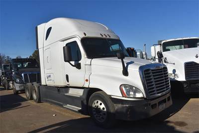 Freightliner Cascadia 125 Sleeper Semi Truck - 75" Raised Roof Sleeper, Detroit 450HP, 12 Speed Dt12 Amt