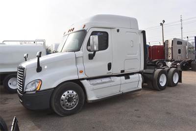 Freightliner Cascadia 125 Sleeper Semi Truck - 70" Mid Roof Sleeper, Detroit 455HP, 10 Speed Manual