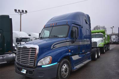 Freightliner Cascadia 125 Sleeper Semi Truck - 73" Raised Roof Sleeper, Detroit 455HP, 10 Speed Manual
