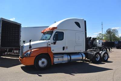 Freightliner Cascadia 125 Sleeper Semi Truck - 75" Raised Roof Sleeper, Detroit 450HP, 12 Speed Dt12 Amt