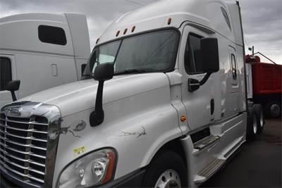 Freightliner Cascadia 125 Sleeper Semi Truck - 75" Raised Roof Sleeper, Detroit 475HP, 10 Speed Manual