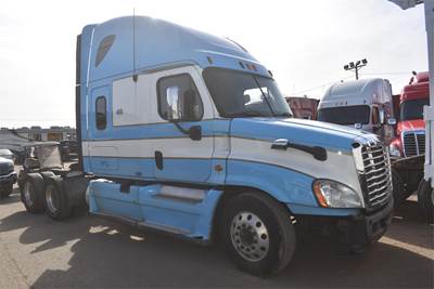 Freightliner Cascadia 125 Sleeper Semi Truck - 75" Raised Roof Sleeper, Detroit 475HP, 10 Speed Manual