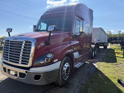 Freightliner Cascadia 125 Sleeper Semi Truck - 75" Raised Roof Sleeper, Detroit 475HP, 10 Speed Amt