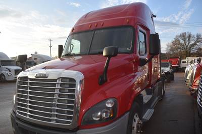 Freightliner Cascadia 125 Sleeper Semi Truck - 75" Raised Roof Sleeper, Detroit 455HP, 12 Speed Dt12 Amt