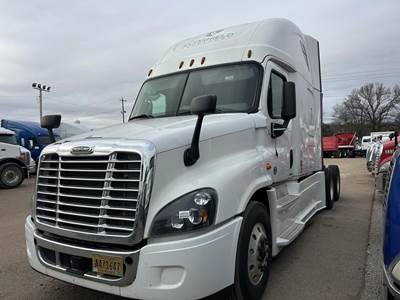 Freightliner Cascadia 125 Sleeper Semi Truck - 75" Raised Roof Sleeper, Detroit 455HP, 12 Speed Dt12 Amt
