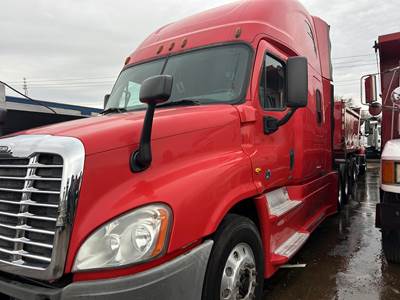 Freightliner Cascadia 125 Sleeper Semi Truck - 73" Raised Roof Sleeper, Detroit 455HP, 12 Speed Dt12 Amt