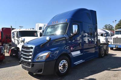 Freightliner Cascadia 126 Sleeper Semi Truck - 75" Raised Roof Sleeper, Detroit 455HP, 10 Speed Ultrashift Amt