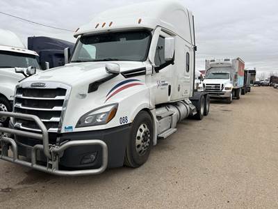 Freightliner Cascadia 126 Sleeper Semi Truck - 75" Raised Roof Sleeper, Detroit 505HP, 12 Speed Dt12 Amt