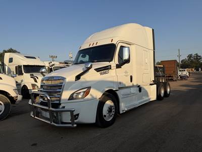 Freightliner Cascadia 126 Sleeper Semi Truck - 76" Raised Roof Sleeper, Detroit 475HP, 12 Speed Dt12 Amt