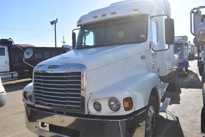 Freightliner Century Class 120 Sleeper Semi Truck - 70" Mid Roof Sleeper, Detroit 475HP, 10 Speed Ultrashift Amt