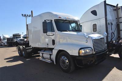 Freightliner Century Class 120 Sleeper Semi Truck - 70" Mid Roof Sleeper, Detroit 455HP, 10 Speed Ultrashift Amt