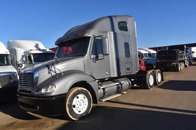 Freightliner Columbia 120 Sleeper Semi Truck - 70" Raised Roof Sleeper, Caterpillar 475HP, 10 Speed Manual