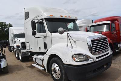 Freightliner Columbia 120 Sleeper Semi Truck - 70" Raised Roof Sleeper, Detroit 455HP, 10 Speed Ultrashift Amt