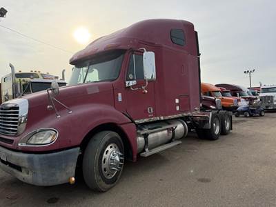Freightliner Columbia 120 Sleeper Semi Truck - 70" Raised Roof Sleeper, Detroit 490HP, 10 Speed Manual