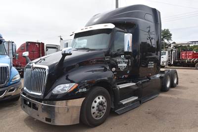 International LT Sleeper Semi Truck - 76" Raised Roof Sleeper, A26 450HP, 12 Speed Endurant Amt