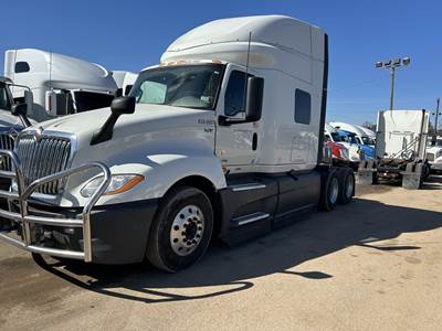 International LT Sleeper Semi Truck - 76" Raised Roof Sleeper, A26 450HP, 12 Speed Endurant Amt