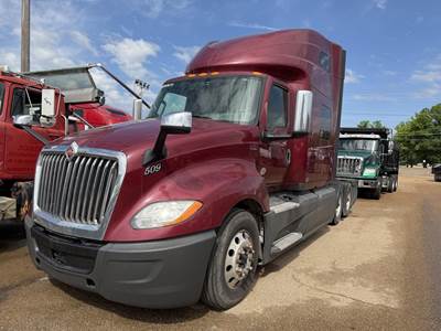 International LT Sleeper Semi Truck - 75" Raised Roof Sleeper, Cummins 450HP, 12 Speed Endurant Amt