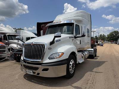 International LT Sleeper Semi Truck - 75" Mid Roof Sleeper, Cummins 450HP, 12 Speed Endurant Amt
