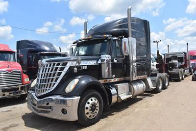 International LoneStar Sleeper Semi Truck - 75" Mid Roof Sleeper, Cummins 500HP, 13 Speed Manual