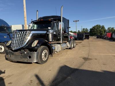 International LoneStar Sleeper Semi Truck - 75" Mid Roof Sleeper, Cummins 500HP, 13 Speed Manual