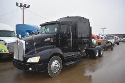 Kenworth T660 Sleeper Semi Truck - 72" Mid Roof Sleeper, Caterpillar 475HP, 10 Speed Ultrashift Amt