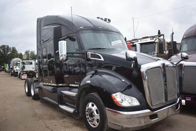 Kenworth T680 Sleeper Semi Truck - 76" Raised Roof Sleeper, Paccar 455HP, 10 Speed Ultrashift Amt