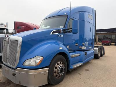 Kenworth T680 Sleeper Semi Truck - 76" Raised Roof Sleeper, Paccar 455HP, 10 Speed Ultrashift Amt