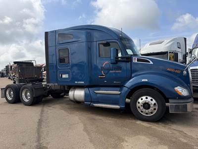 Kenworth T680 Sleeper Semi Truck - 76" Raised Roof Sleeper, Paccar 455HP, 12 Speed Endurant Amt