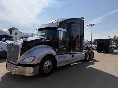 Kenworth T680 Sleeper Semi Truck - 76" Raised Roof Sleeper, Paccar 455HP, 10 Speed Ultrashift Amt