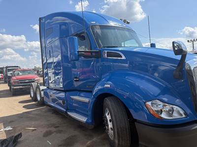 Kenworth T680 Sleeper Semi Truck - 76" Raised Roof Sleeper, Paccar 455HP, 12 Speed Endurant Amt