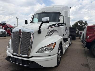 Kenworth T680 Sleeper Semi Truck - 76" Raised Roof Sleeper, Cummins 450HP, 10 Speed Ultrashift Amt