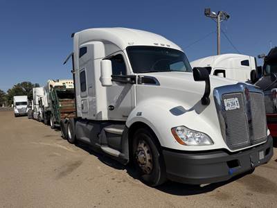Kenworth T680 Sleeper Semi Truck - 76" Raised Roof Sleeper, Paccar 455HP, 10 Speed Ultrashift Amt