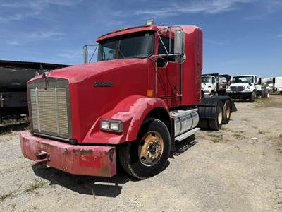 Kenworth T800 Sleeper Semi Truck - 42" Flat Top Sleeper, Cummins 385HP, 10 Speed Manual