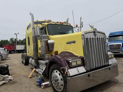 Kenworth W900 Sleeper Semi Truck - 86" Mid Roof Sleeper, Cummins 460HP, 18 Speed Manual