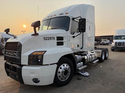 Mack Anthem 64T Sleeper Semi Truck - 50" Flat Top Sleeper, MP8 445HP, 12 Speed M Drive Amt