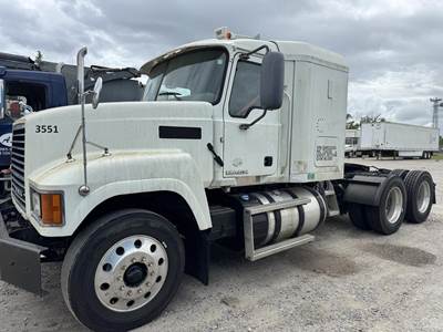 Mack Pinnacle CHU613 Sleeper Semi Truck - 48" Flat Top Sleeper, MP8 455HP, 12 Speed M Drive Amt