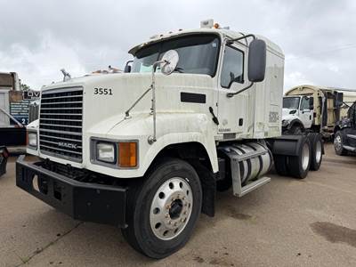 Mack Pinnacle CHU613 Sleeper Semi Truck - 48" Flat Top Sleeper, MP8 455HP, 12 Speed M Drive Amt