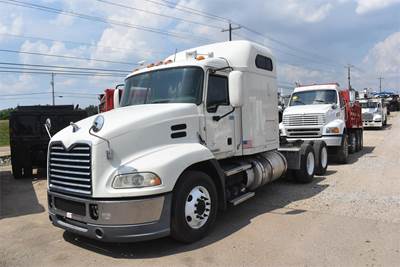 Mack Pinnacle CXU613 Sleeper Semi Truck - 70" Mid Roof Sleeper, MP7 395HP, 12 Speed M Drive Amt