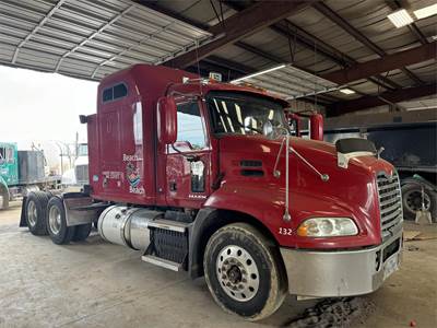 Mack Pinnacle CXU613 Sleeper Semi Truck - 60" Mid Roof Sleeper, MP8 435HP, 12 Speed M Drive Amt