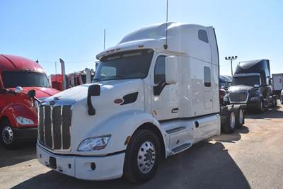 Peterbilt 579 Sleeper Semi Truck - 76" Raised Roof Sleeper, Paccar 455HP, 12 Speed Endurant Amt