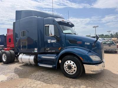Peterbilt 579 Sleeper Semi Truck - 70" Mid Roof Sleeper, Paccar 455HP, 13 Speed Manual