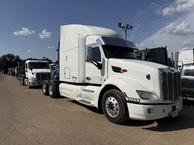 Peterbilt 579 Sleeper Semi Truck - 70" Mid Roof Sleeper, Paccar 455HP, 13 Speed Manual