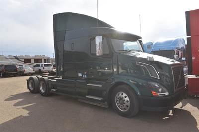 Volvo VNL64T630 Sleeper Semi Truck - 63" Mid Roof Sleeper, D13 455HP, 10 Speed Manual