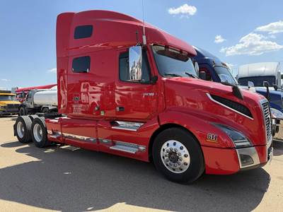 Volvo VNL64T760 Sleeper Semi Truck - 80" Raised Roof Sleeper, Cummins 450HP, 10 Speed Manual