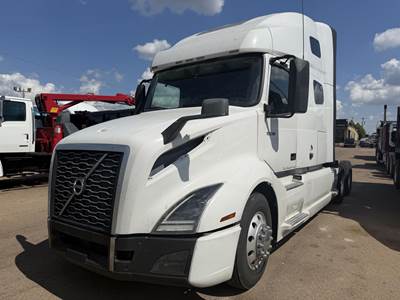 Volvo VNL64T760 Sleeper Semi Truck - Raised Roof Sleeper, D13 455HP, 12 Speed I Shift Amt