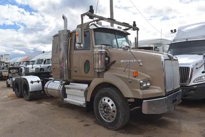 Western Star 4900 Sleeper Semi Truck - 36" Flat Top Sleeper, Detroit 505HP, 10 Speed Autoshift Amt